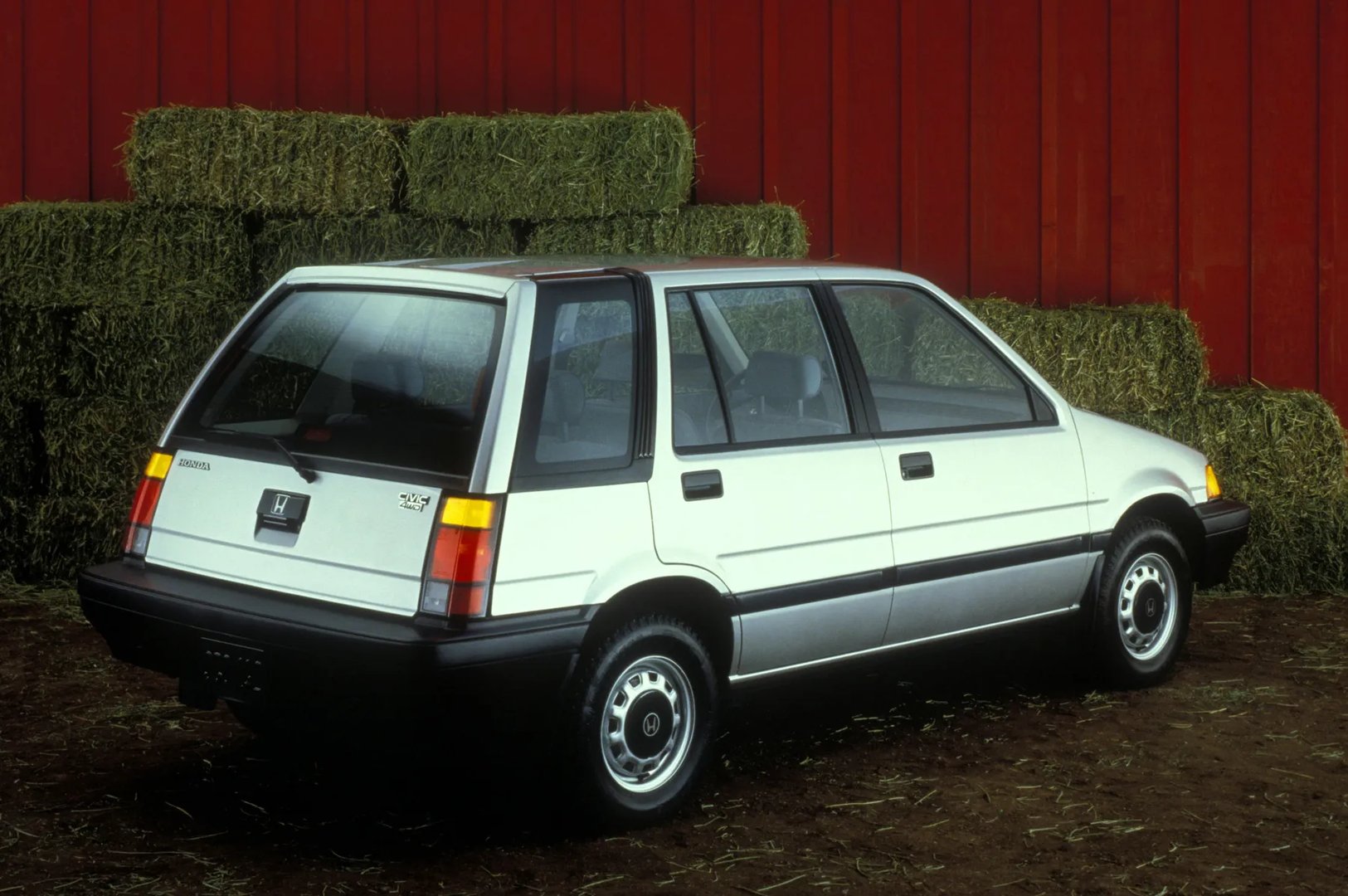 Honda_Civic_(USA)_3_generation__Estate_5-door__3.jpg