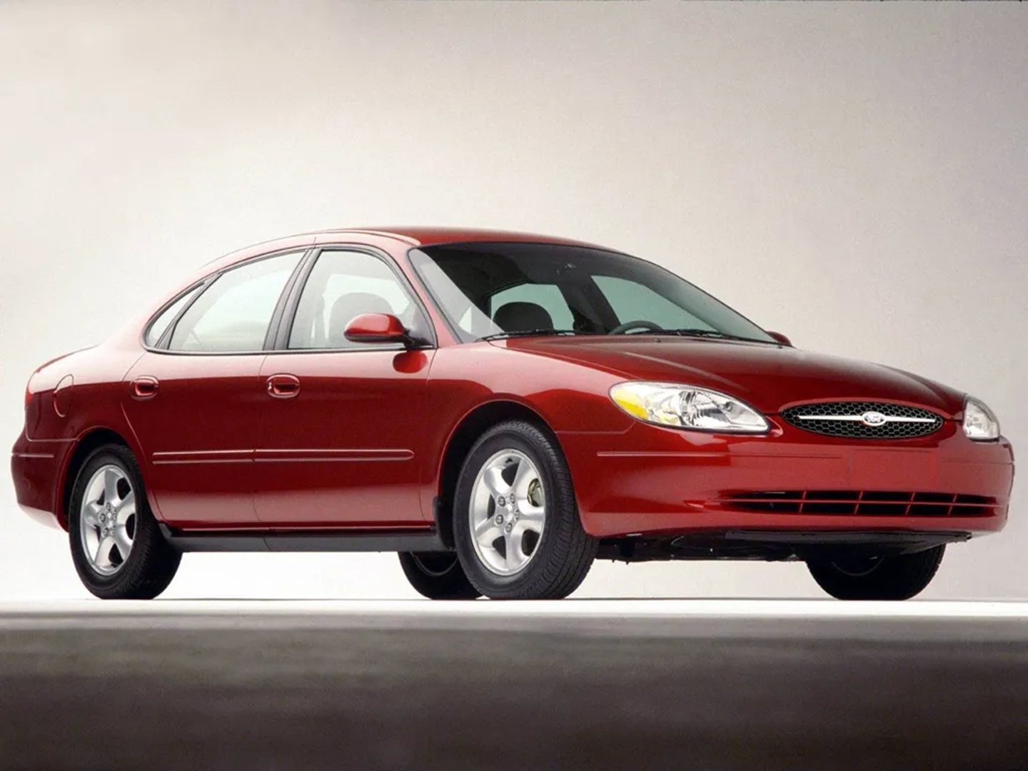 Ford_Taurus_4_generation__Sedan__1.jpg