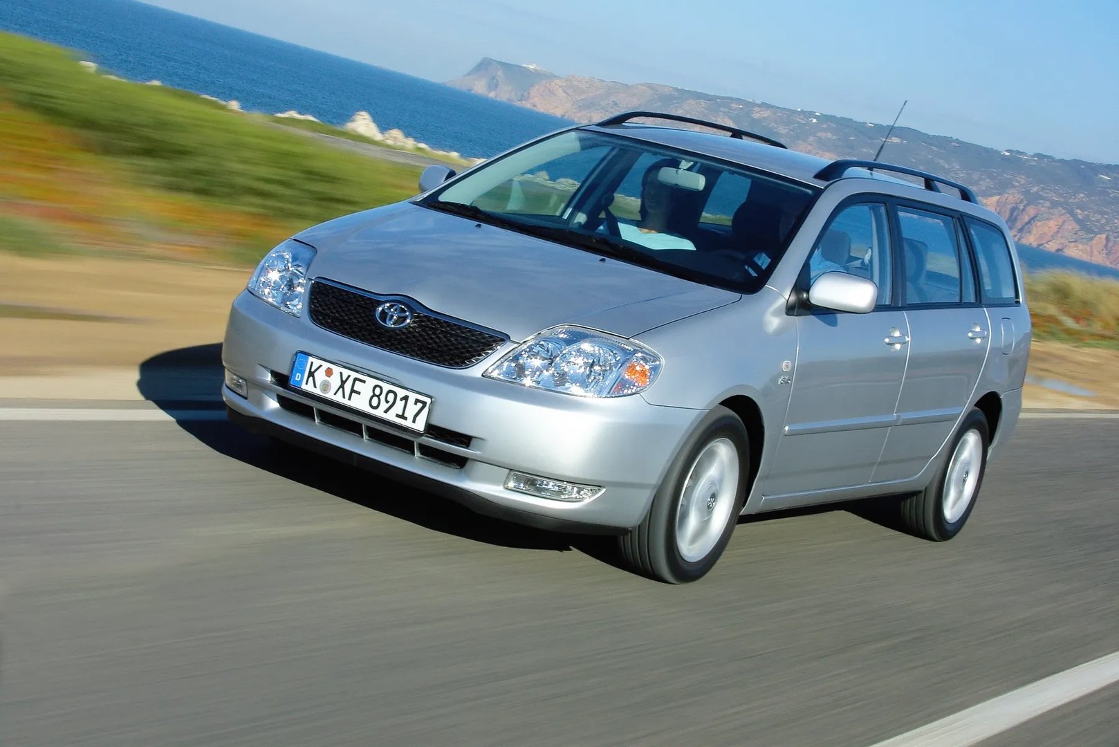 Toyota_Corolla_9_generation__Estate_5-door__3.jpg