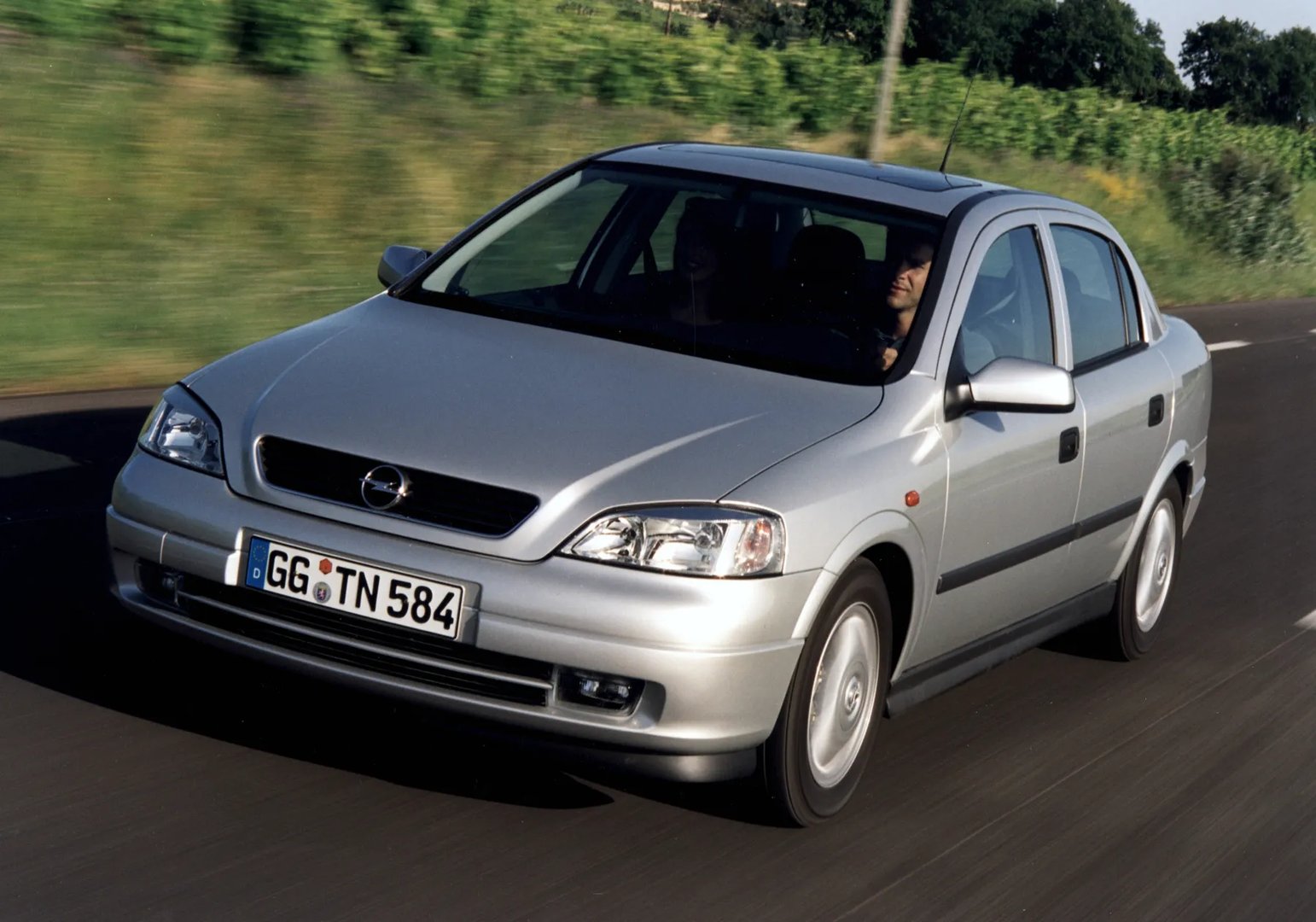 Opel Astra 2 generation  Sedan