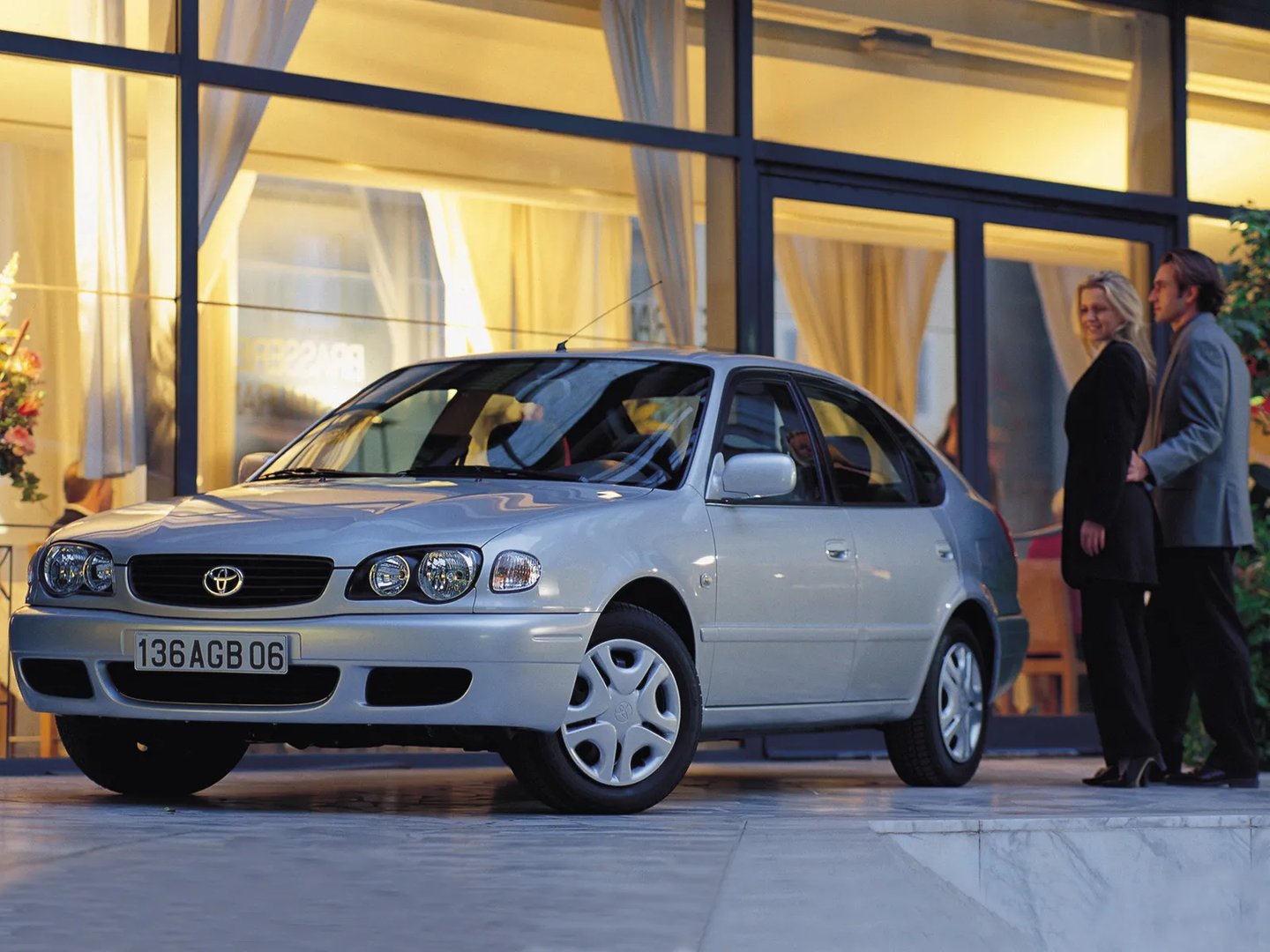 Toyota_Corolla_8_generation_restyling__Liftback__3.jpg