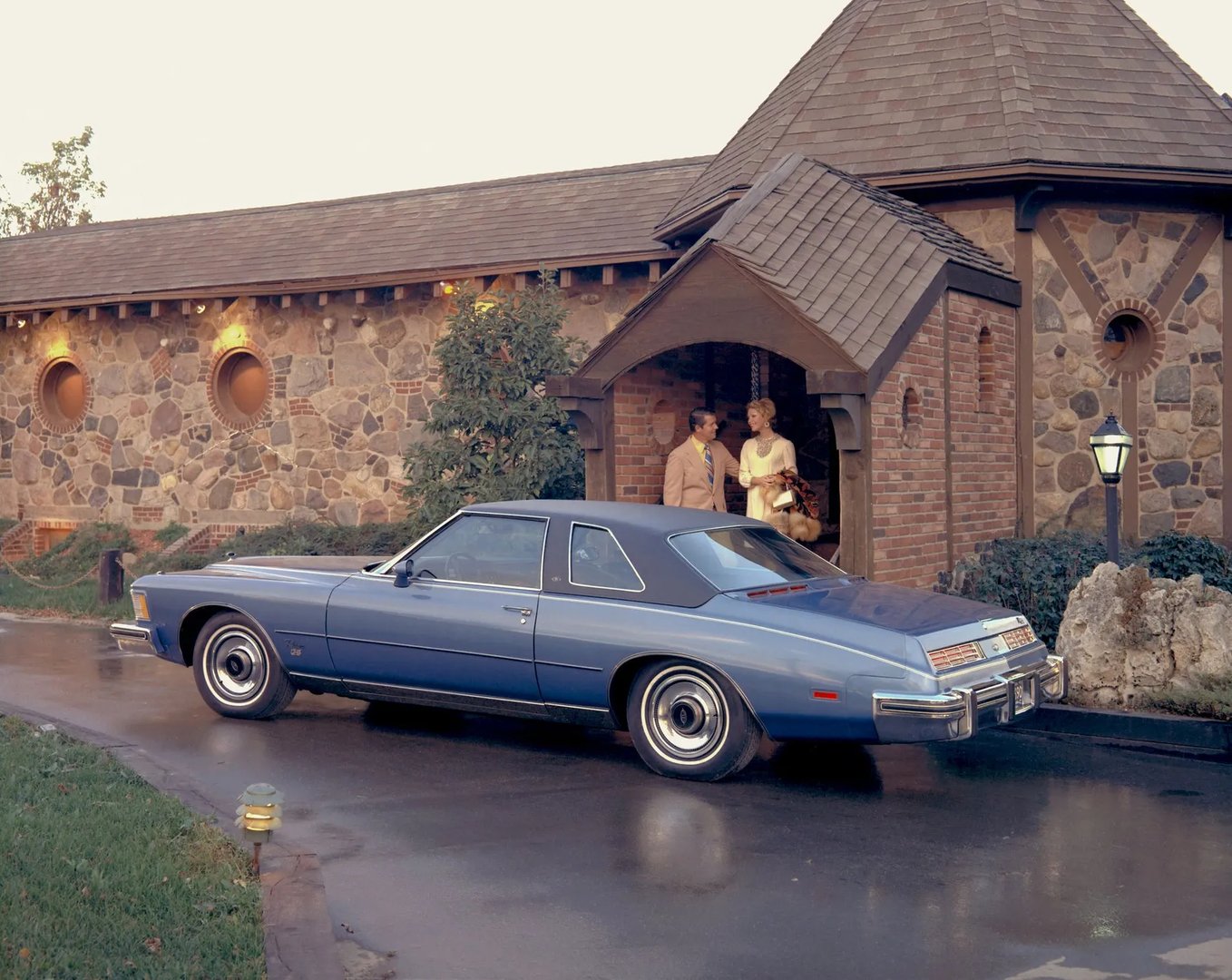 Buick_Riviera_4_generation__Coupe__4.jpg