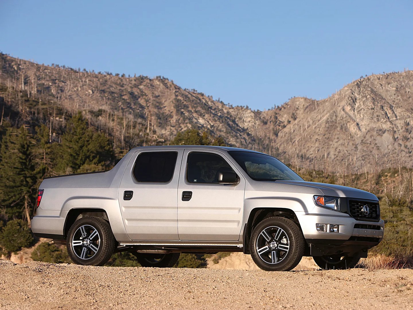 Honda_Ridgeline_1_generation_restyling_2__Pickup_double-cab__13.jpg