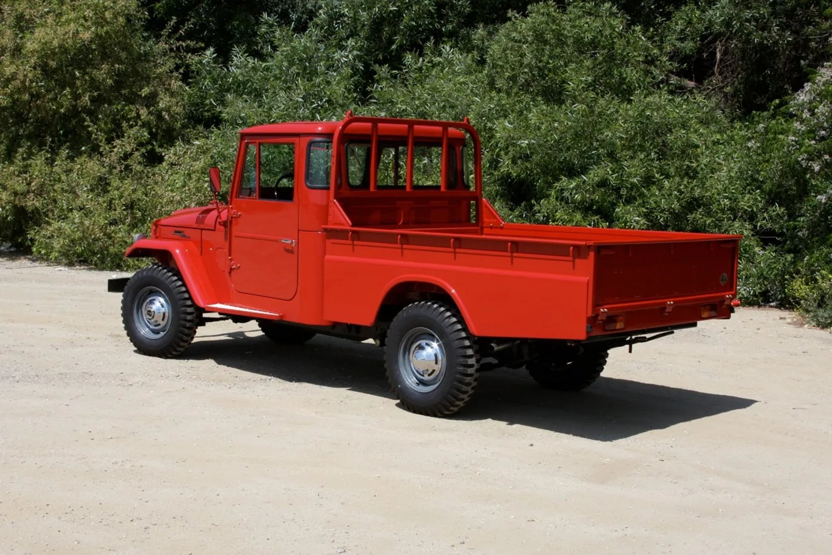 Toyota_LC_5_generation__Pickup_single-cab__2.jpg
