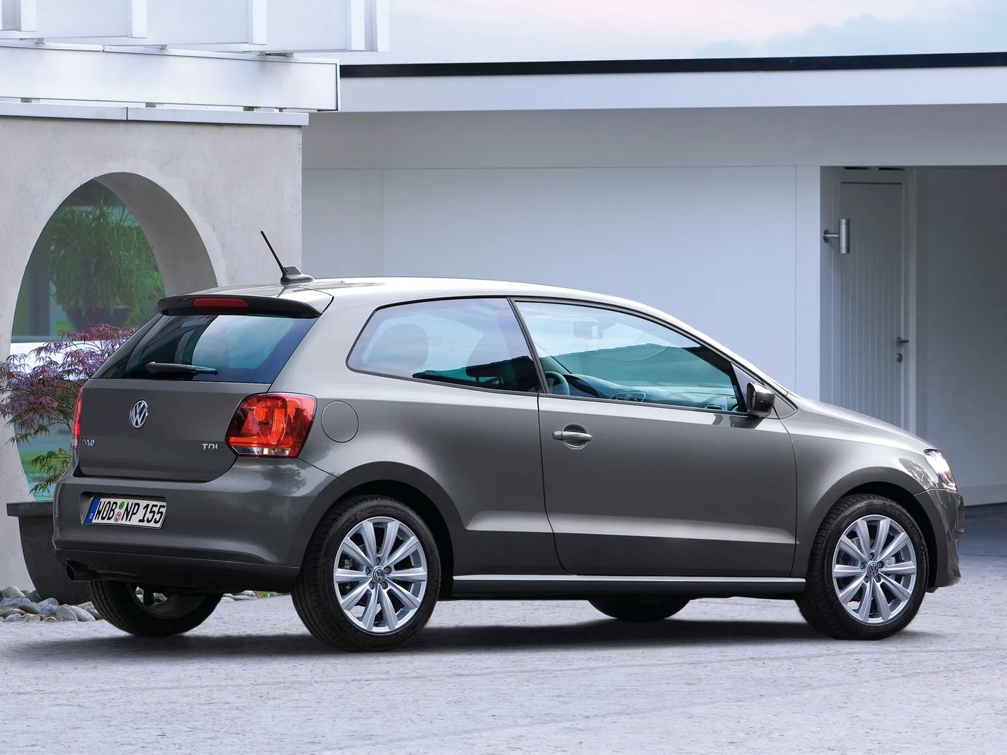 Volkswagen_Polo_5_generation__Mini_3-doors__8.jpg