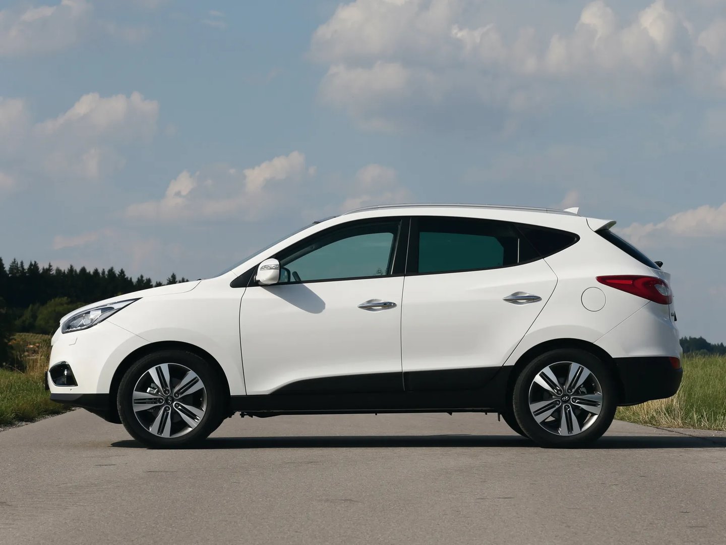 Hyundai_ix35_2_generation_restyling__SUV_5-doors__7.jpg