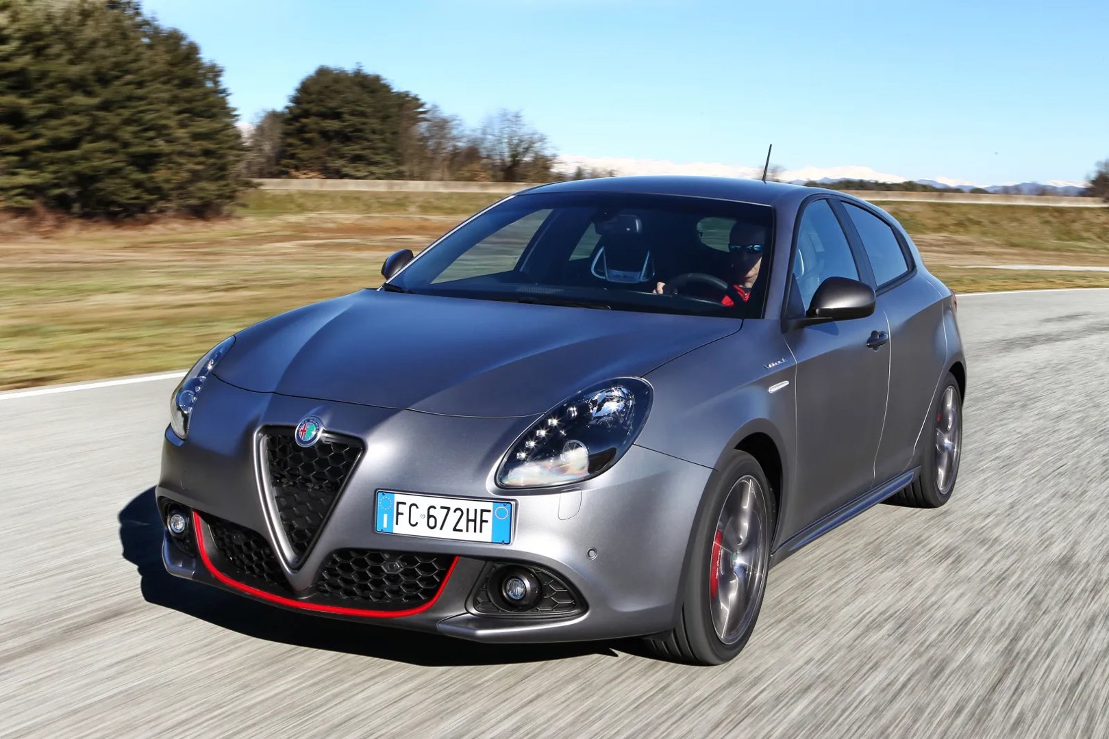 Alfa Romeo_Giulietta_3_generation_restyling__Hatchback_5-door__2.jpg