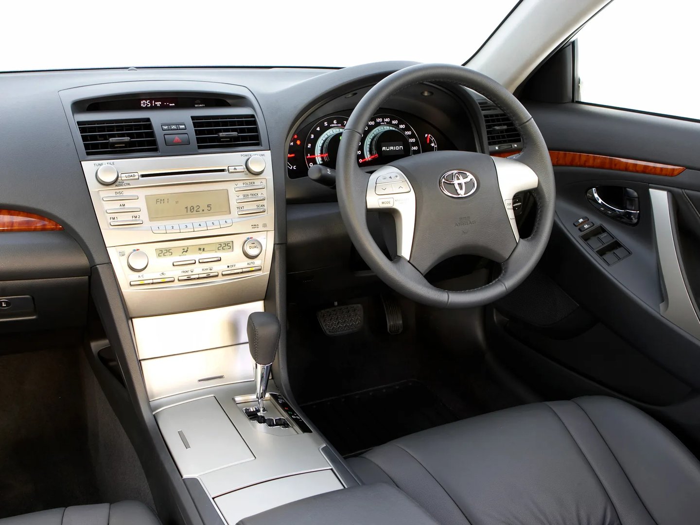 Toyota_Aurion_1_generation__Sedan__12.jpg