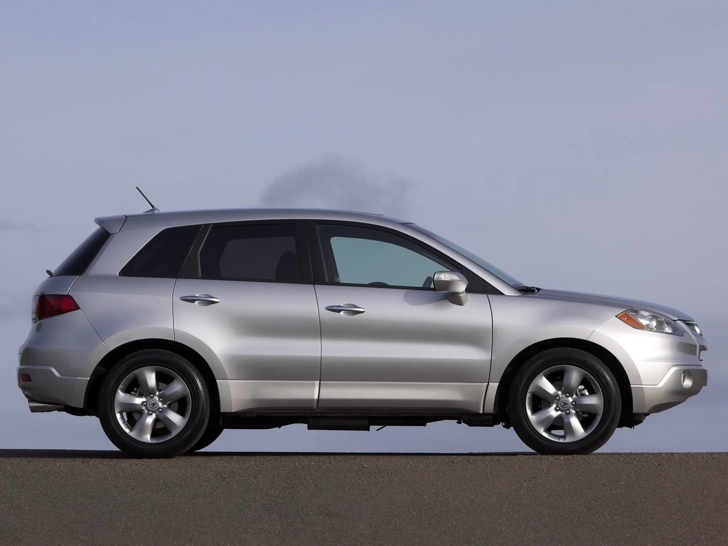 Acura_RDX_1_generation__SUV_5-doors__5.jpg