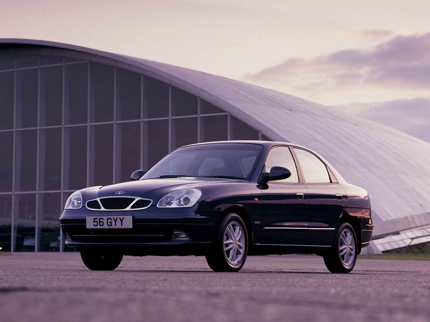 Daewoo_Nubira_2_generation__Sedan__8.jpg