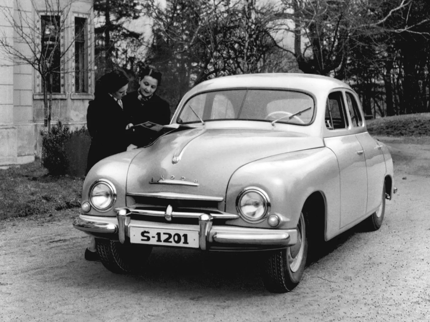 Skoda_1200_1_generation__Sedan__1.jpg