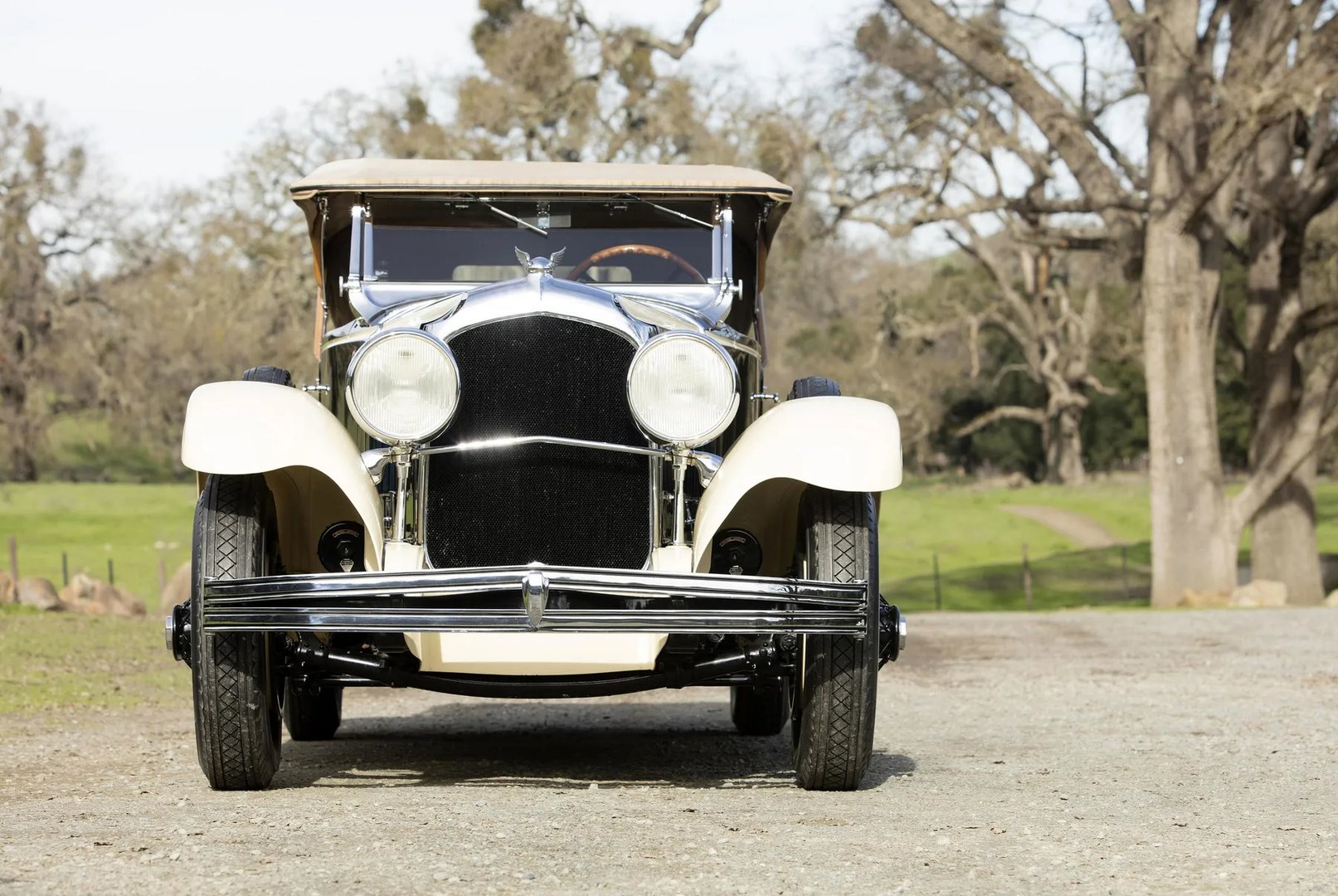 Chrysler_Imperial_1_generation__Cabrio__12.jpg