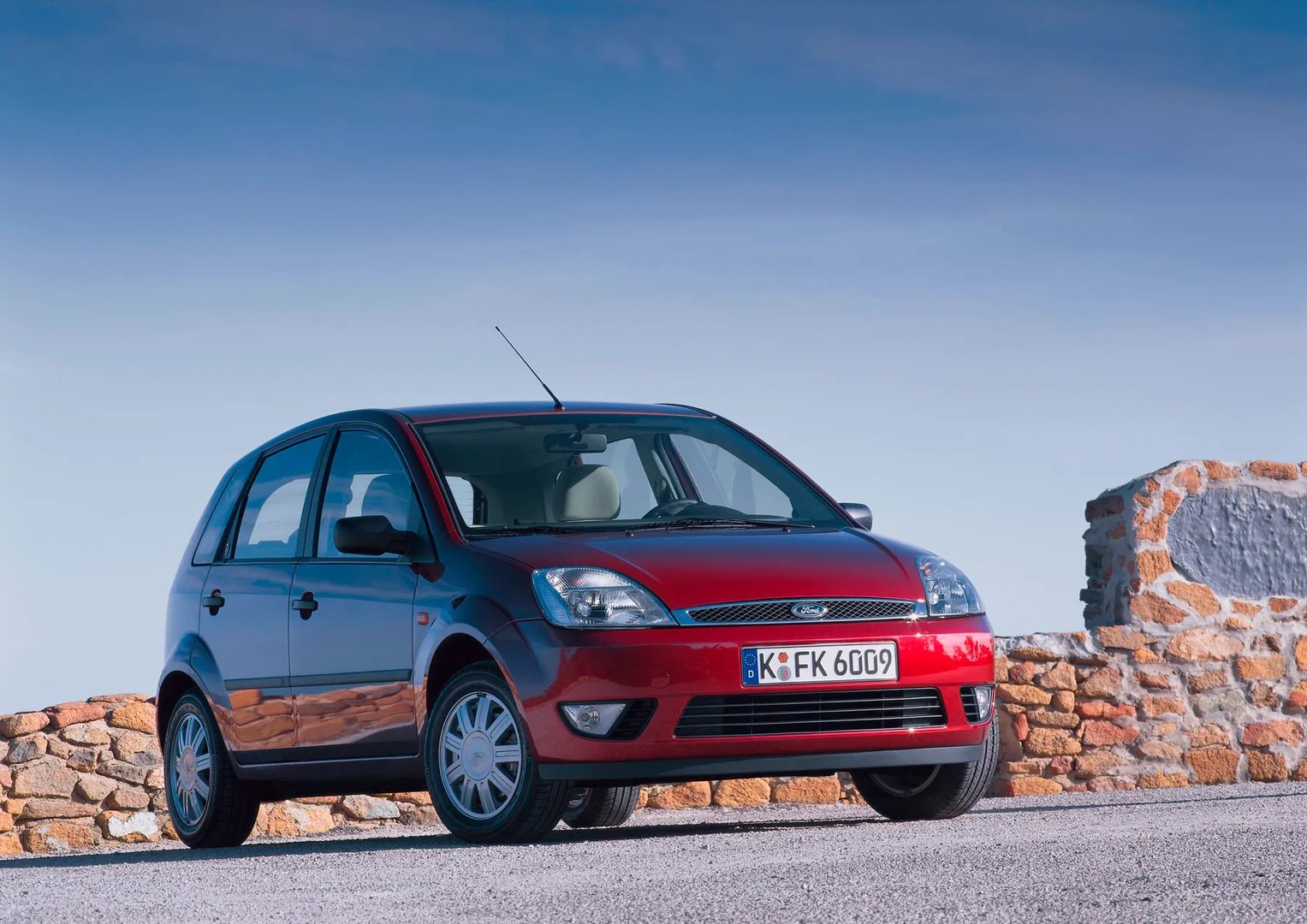 Ford_Fiesta_5_generation__Mini_5-doors__12.jpg