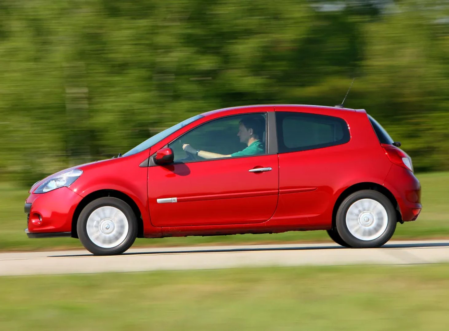 Renault_Clio_3_generation_restyling__Mini_3-doors__3.jpg
