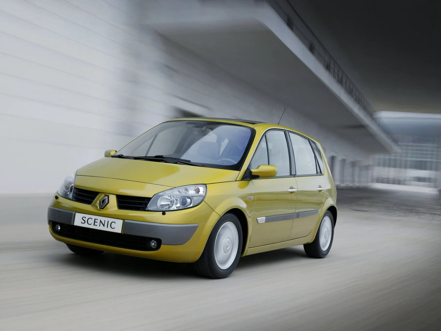 Renault_Scenic_2_generation__Compact_Van__8.jpg