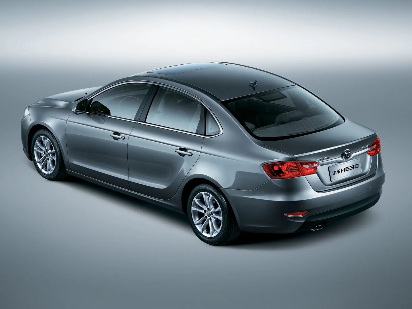 Brilliance_H530_1_generation__Sedan__8.jpg