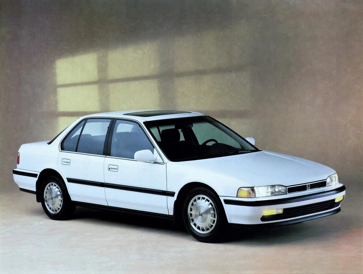 Honda_Accord_4_generation__Sedan__8.jpg