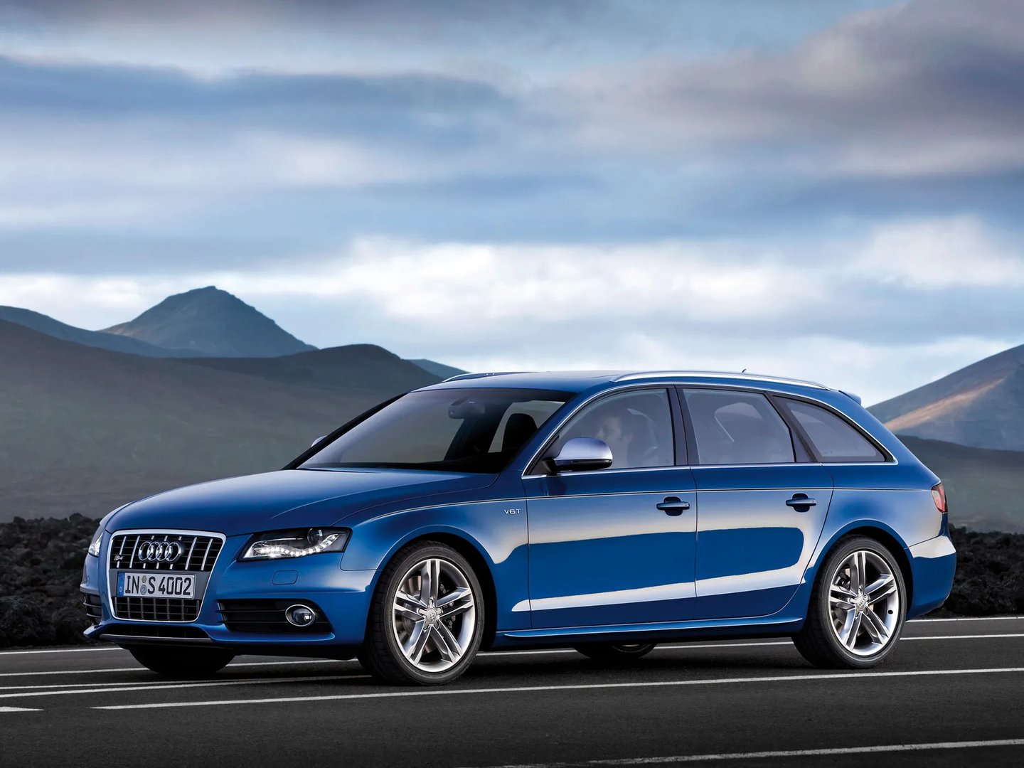 Audi_S4_4_generation__Estate_5-door__9.jpg