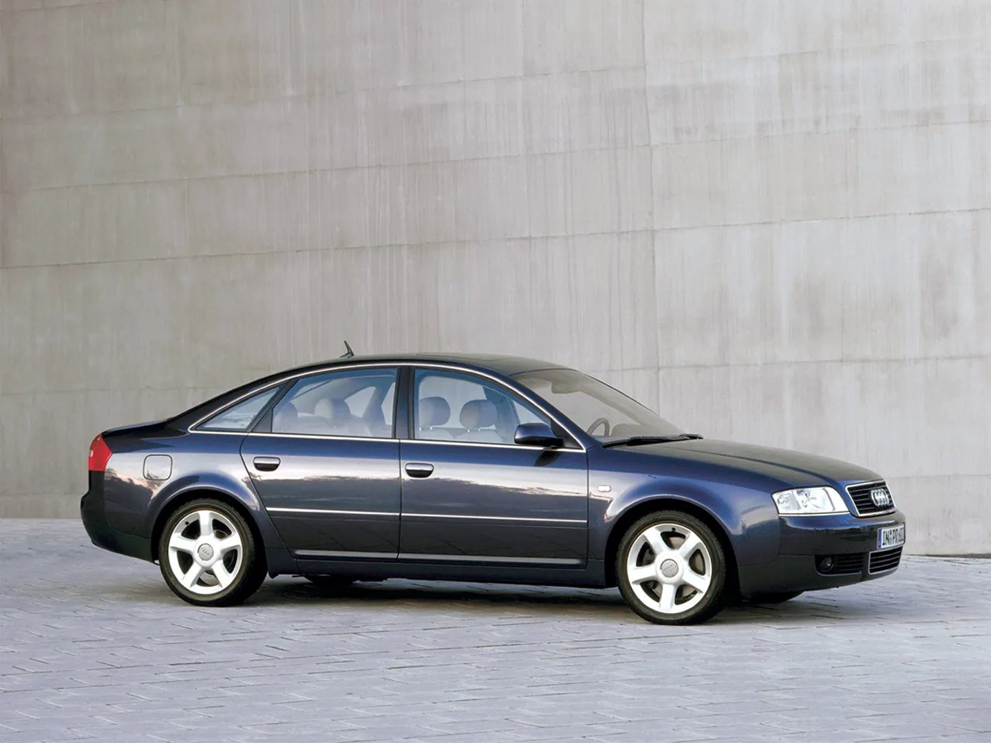 Audi_A6_2_generation_restyling__Sedan__11.jpg
