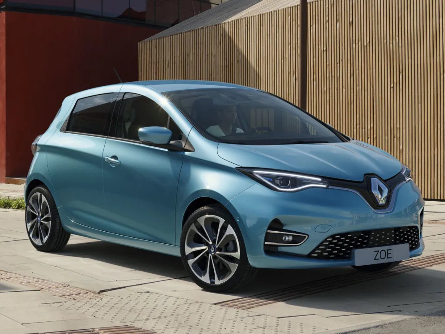 Renault_ZOE_1_generation_restyling__Mini_5-doors__1.jpg