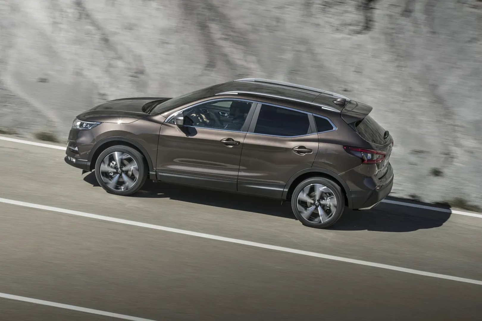 Nissan_Qashqai_2_generation_restyling__SUV_5-doors__9.jpg