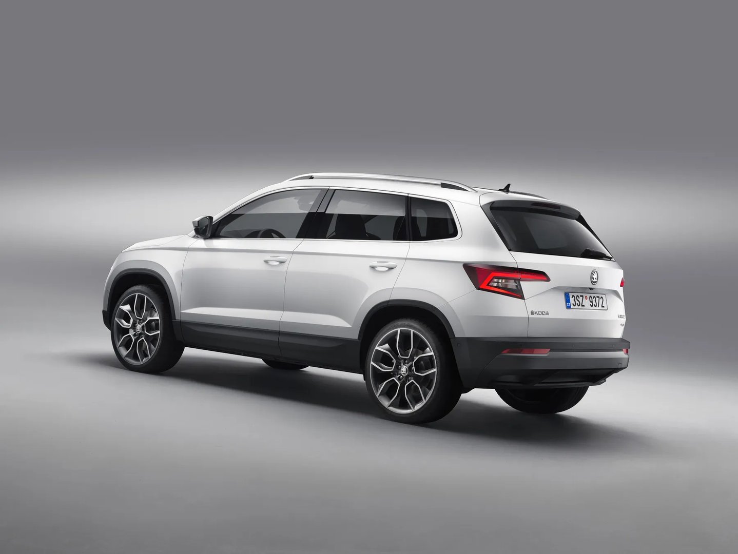 Skoda_Karoq_1_generation__SUV_5-doors__2.jpg