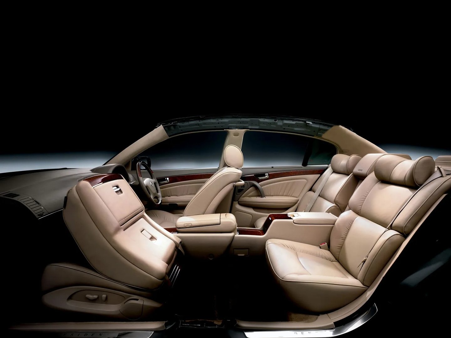 Nissan_President_3_generation__Sedan__5.jpg