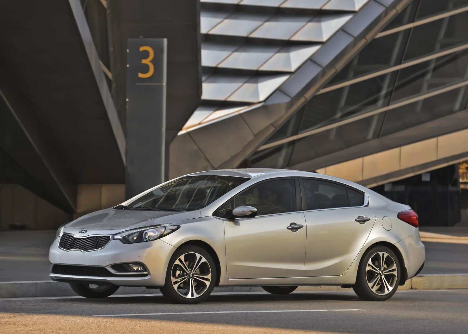 Kia_Cerato_3_generation__Sedan__5.jpg