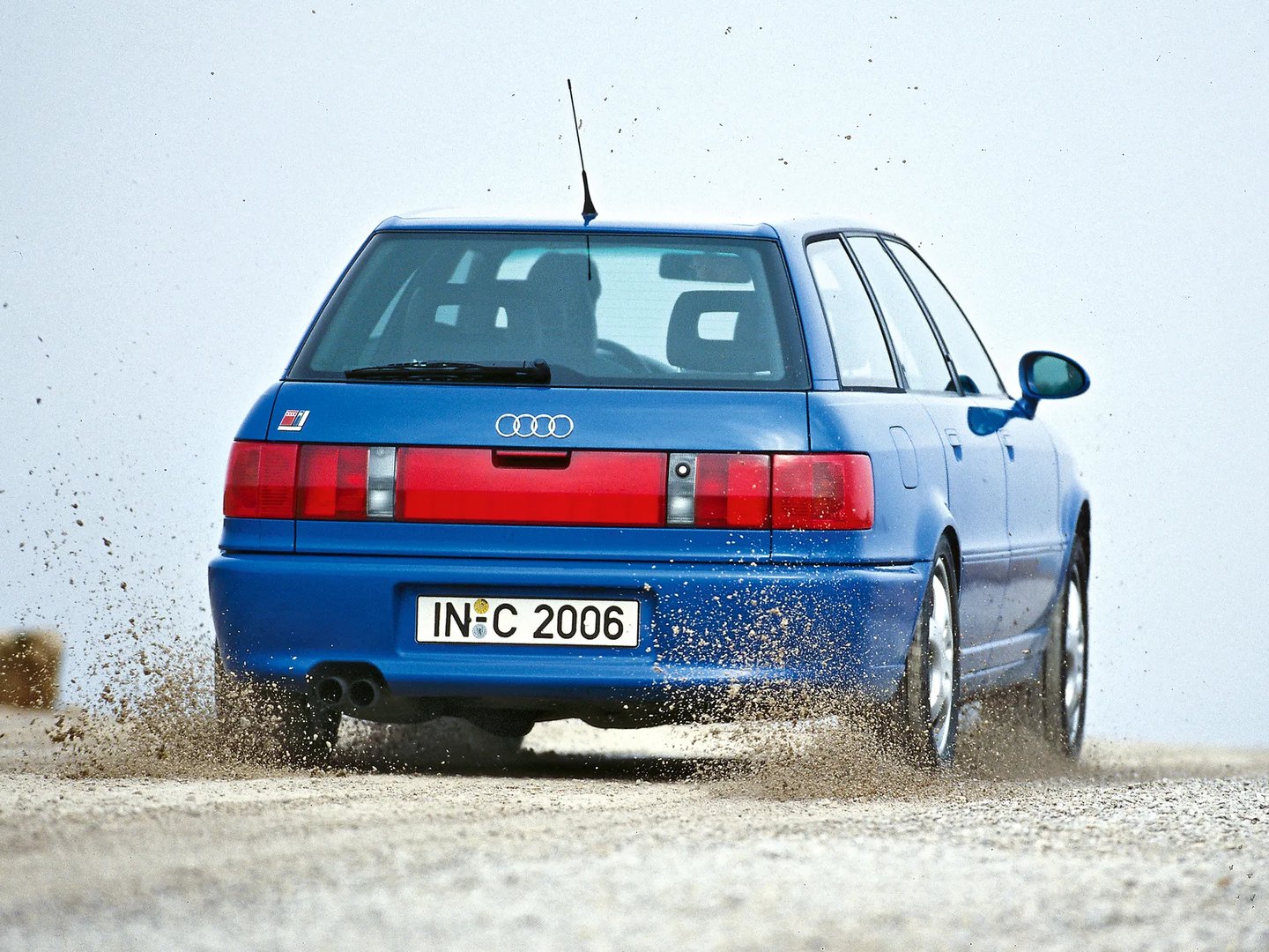 Audi_RS_2_1_generation__Estate_5-door__3.jpg