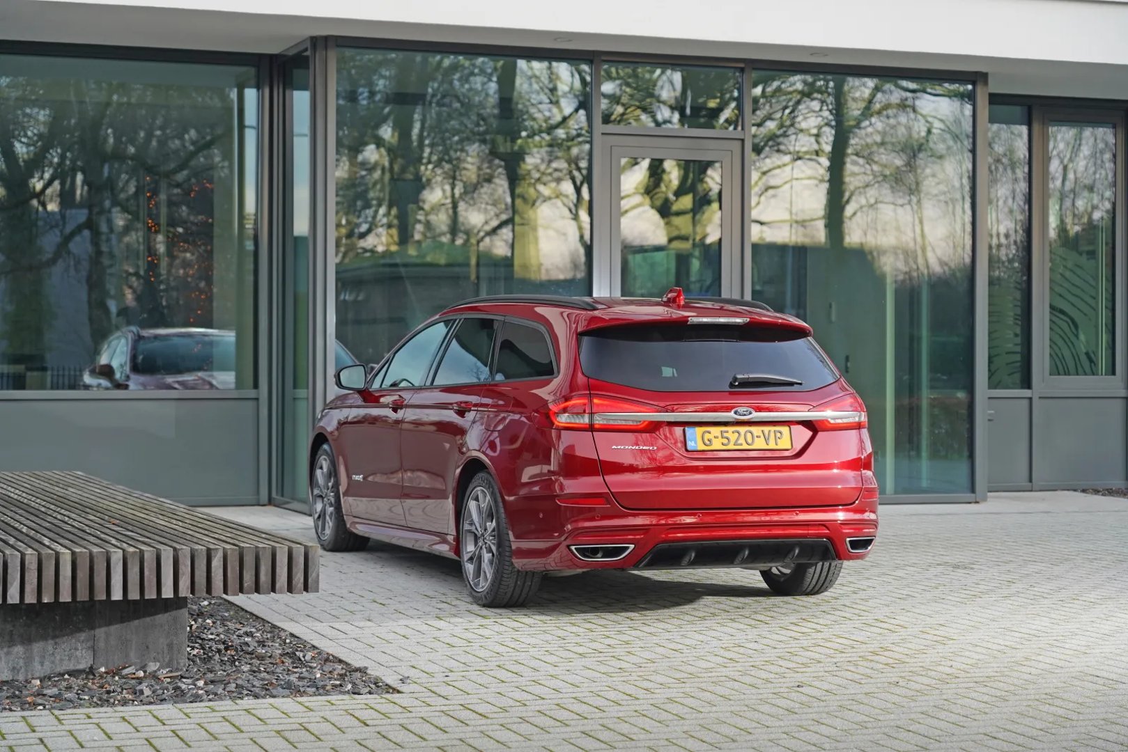 Ford_Mondeo_5_generation_restyling__Estate_5-door__3.jpg