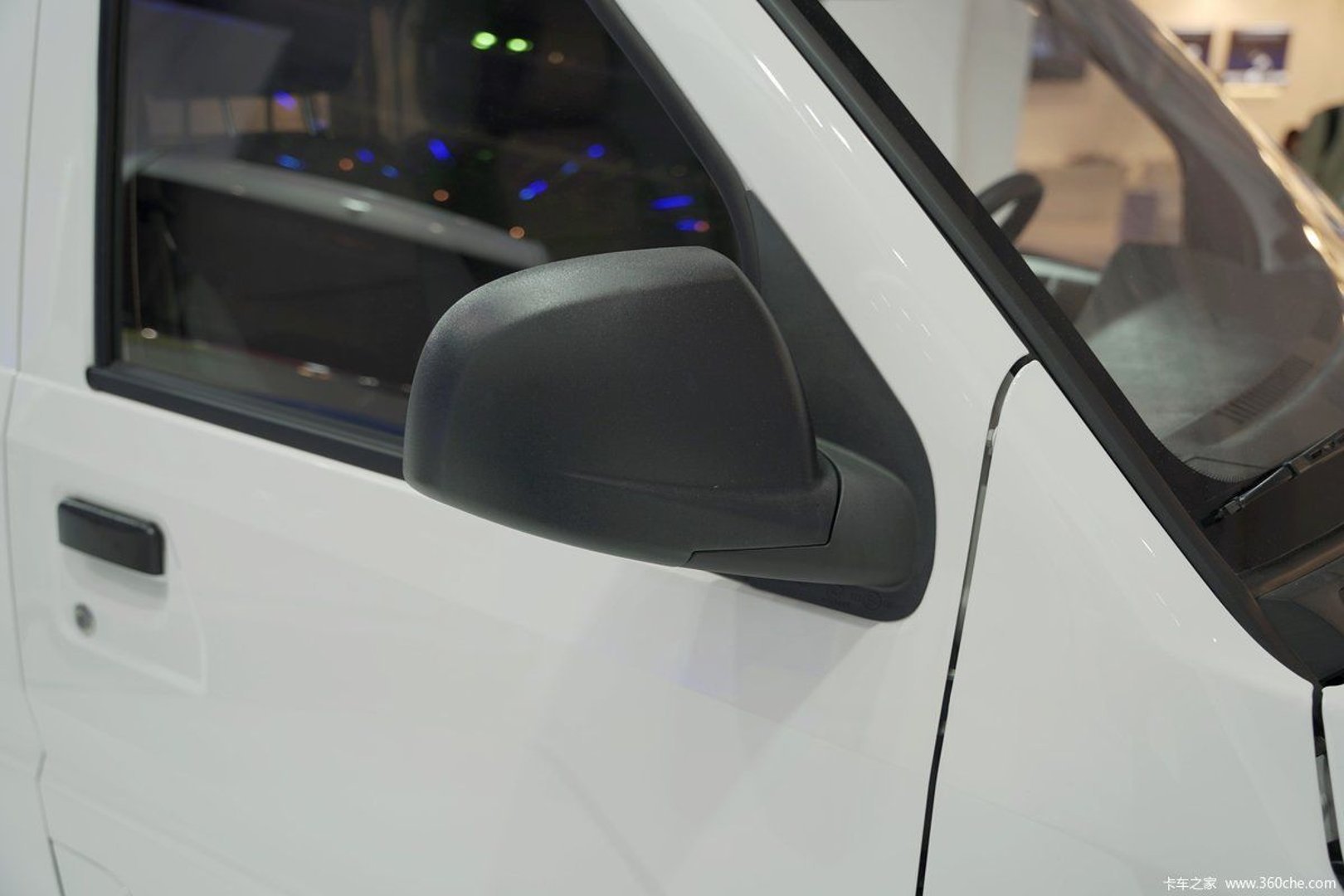 wuling_g105_1_generation__Van__12.jpg