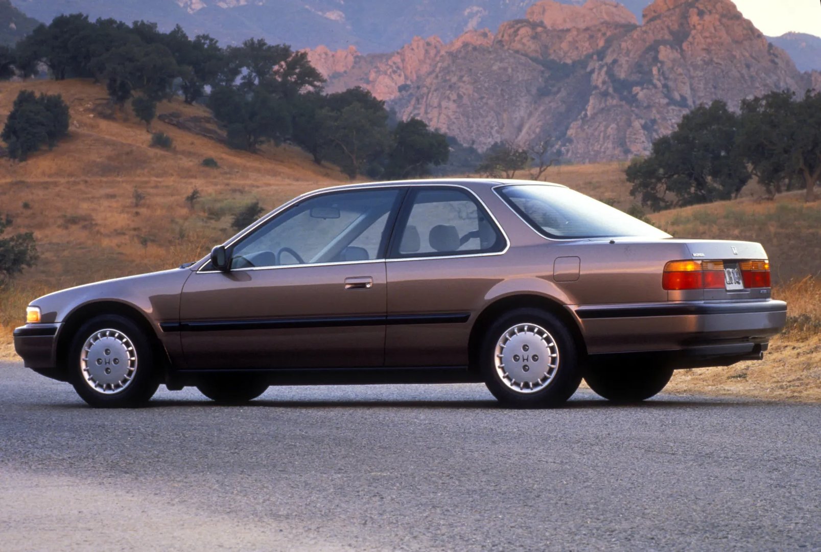 Honda_Accord_4_generation__Coupe__4.jpg