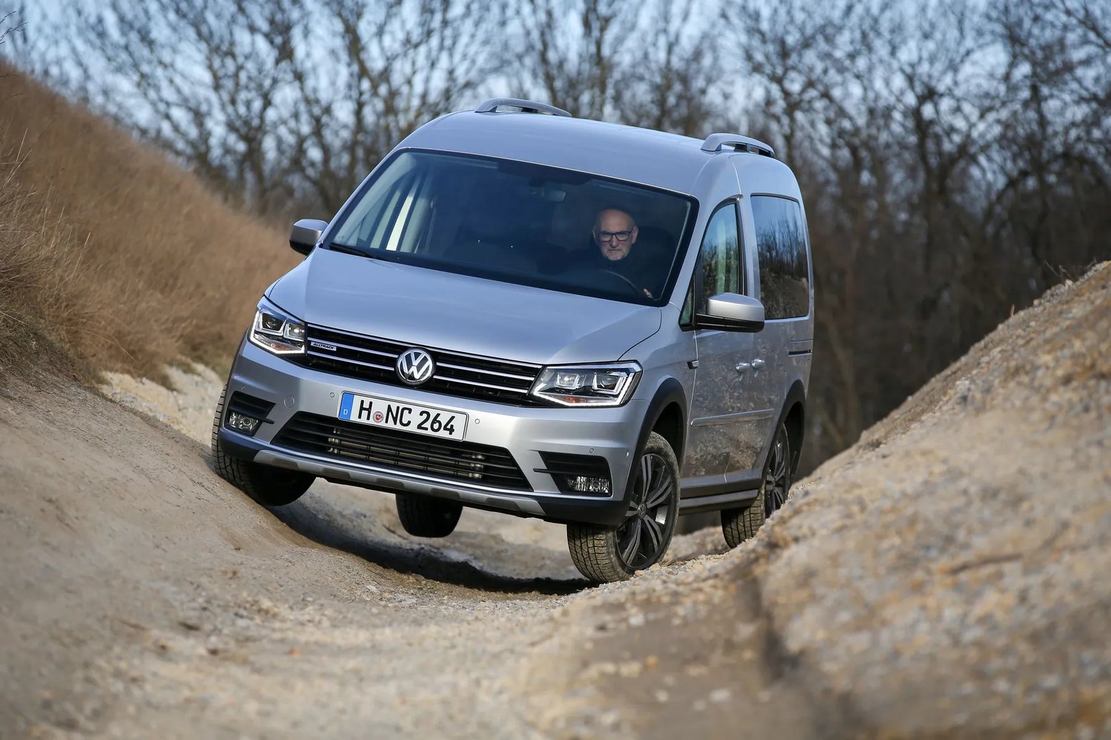 Volkswagen_Caddy_4_generation__Compact_Van__12.jpg