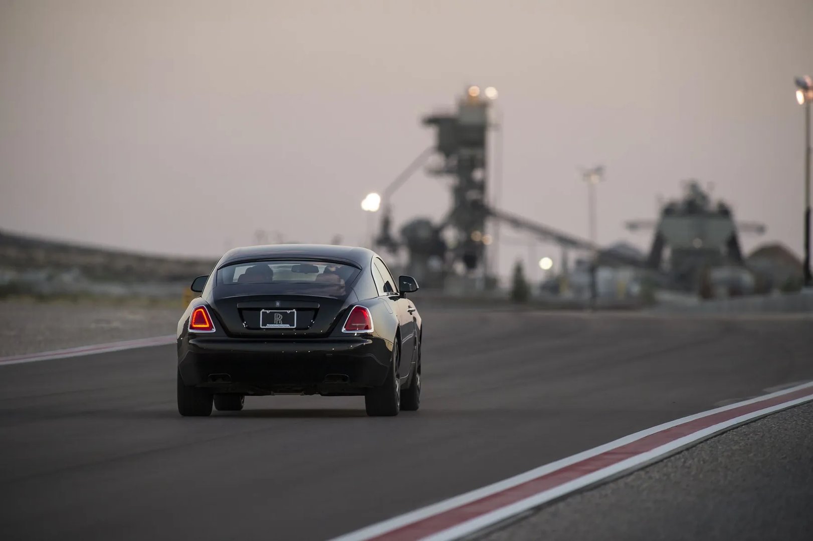 Rolls-Royce_Wraith_2_generation_restyling__Coupe_Hardtop__5.jpg