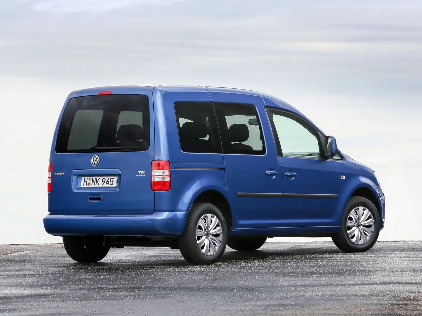Volkswagen_Caddy_3_generation_restyling__Compact_Van__2.jpg