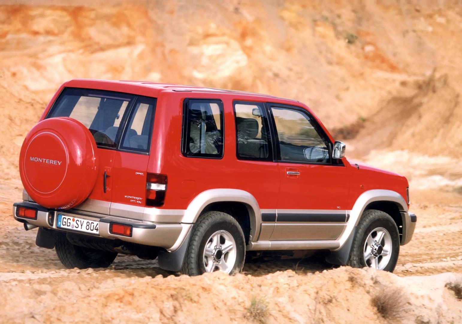 Opel_Monterey_1_generation_restyling__SUV_3-doors__3.jpg