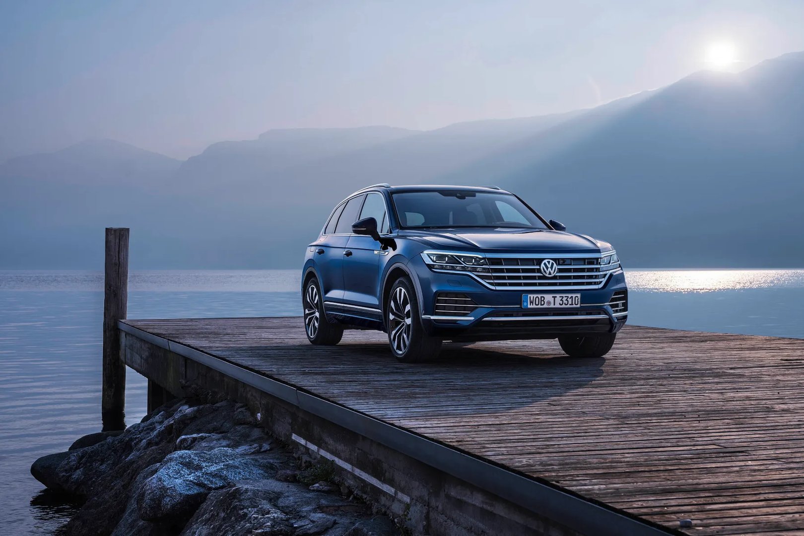 Volkswagen_Touareg_3_generation__SUV_5-doors__5.jpg