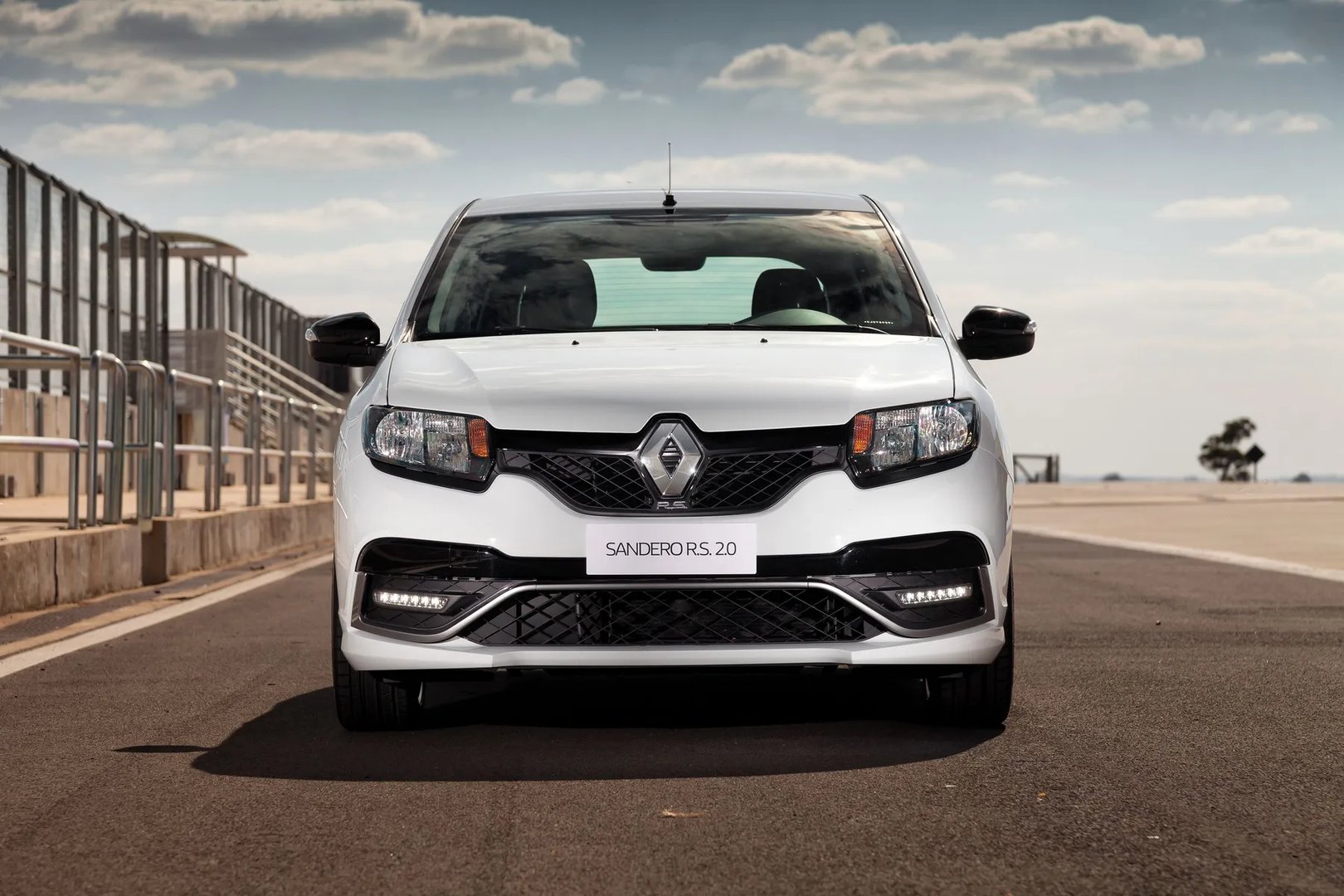 Renault_Sandero_RS_1_generation__Hatchback_5-door__4.jpg