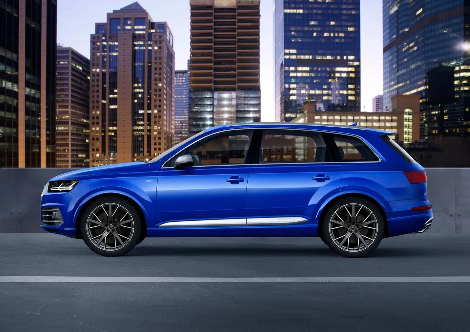 Audi_SQ7_1_generation__SUV_5-doors__3.jpg