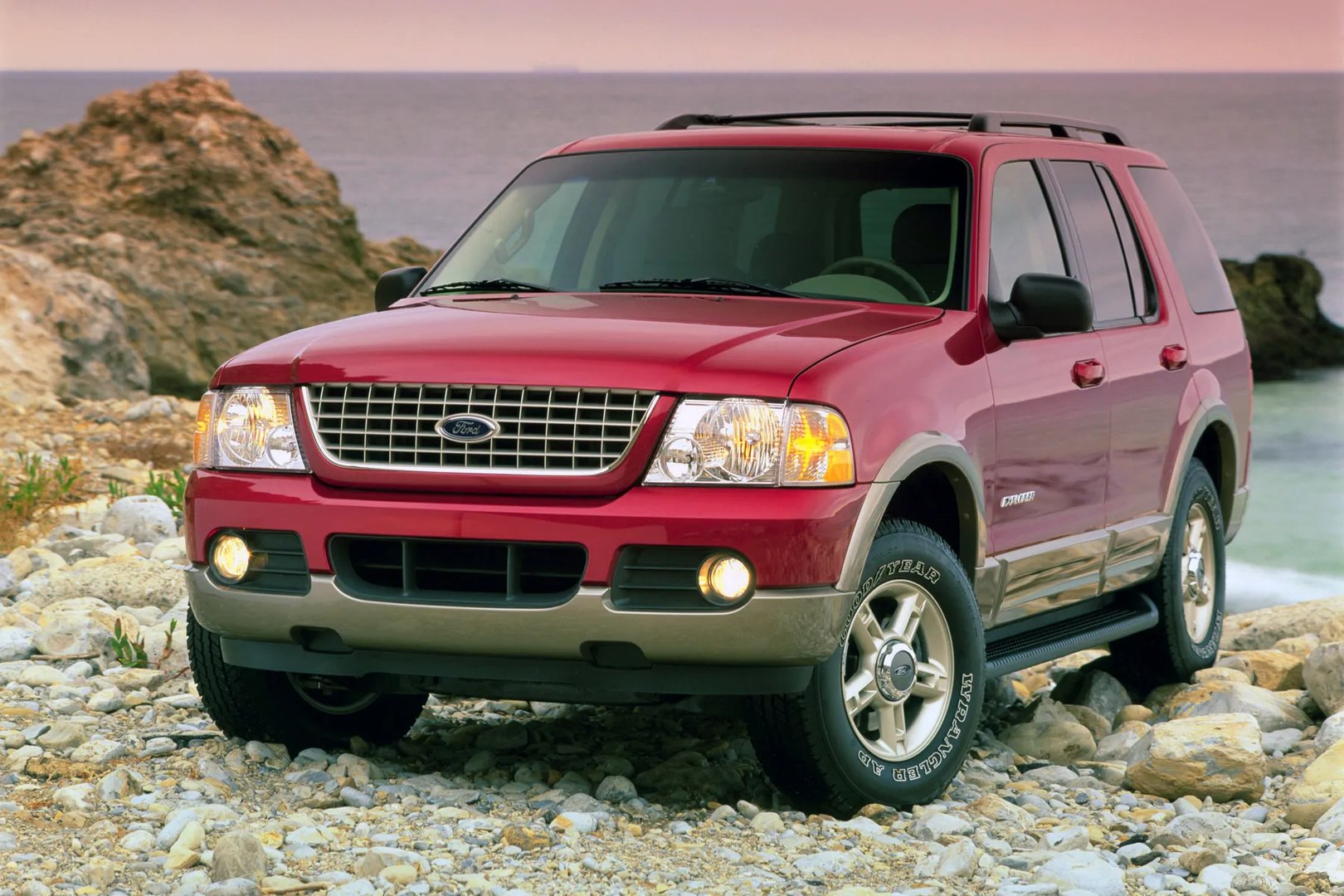 Ford_Explorer_3_generation__SUV_5-doors__7.jpg