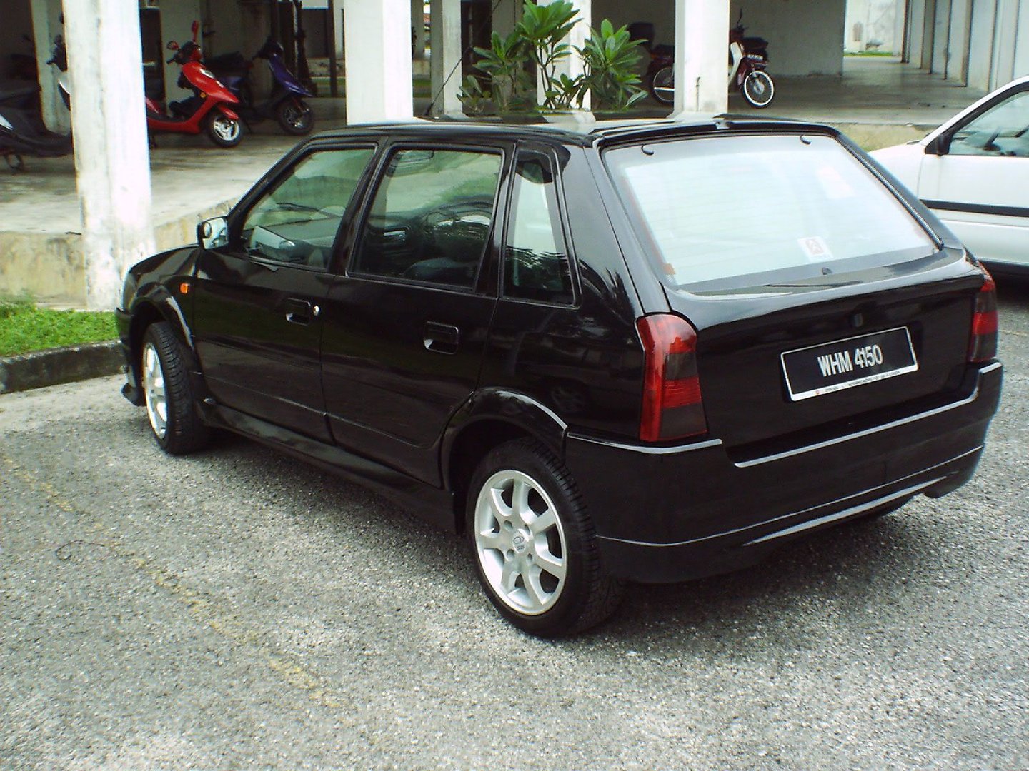proton_Tiara_1_generation__Mini_5-doors__1.jpg