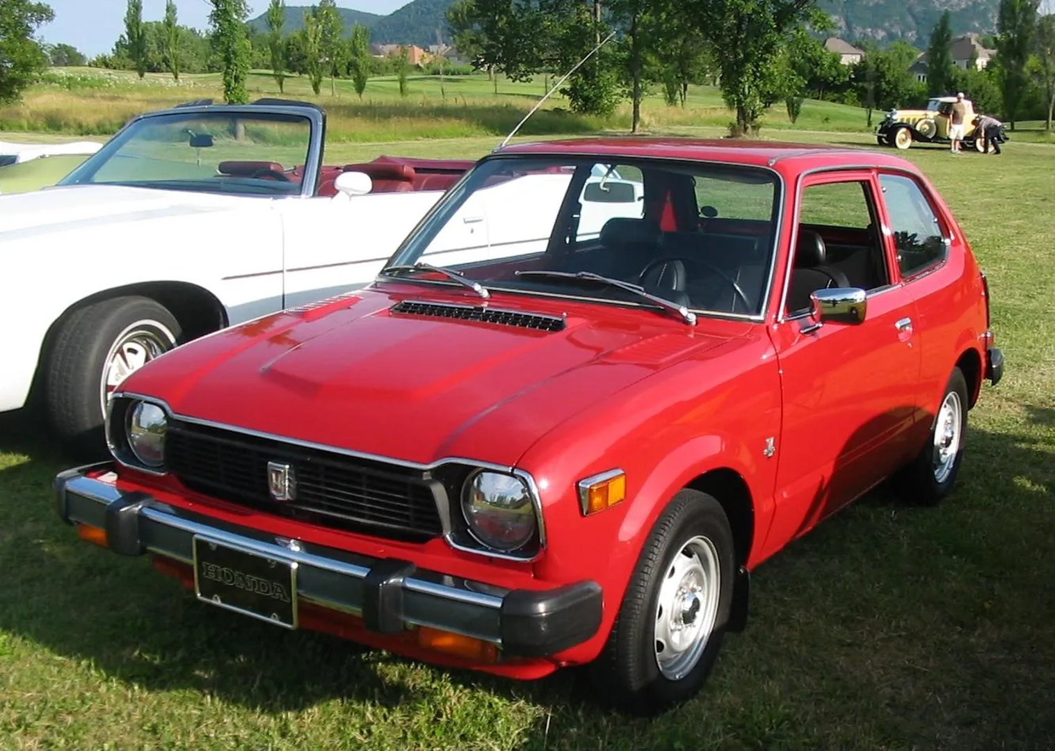 Honda_Civic_(USA)_1_generation__Coupe__1.jpg
