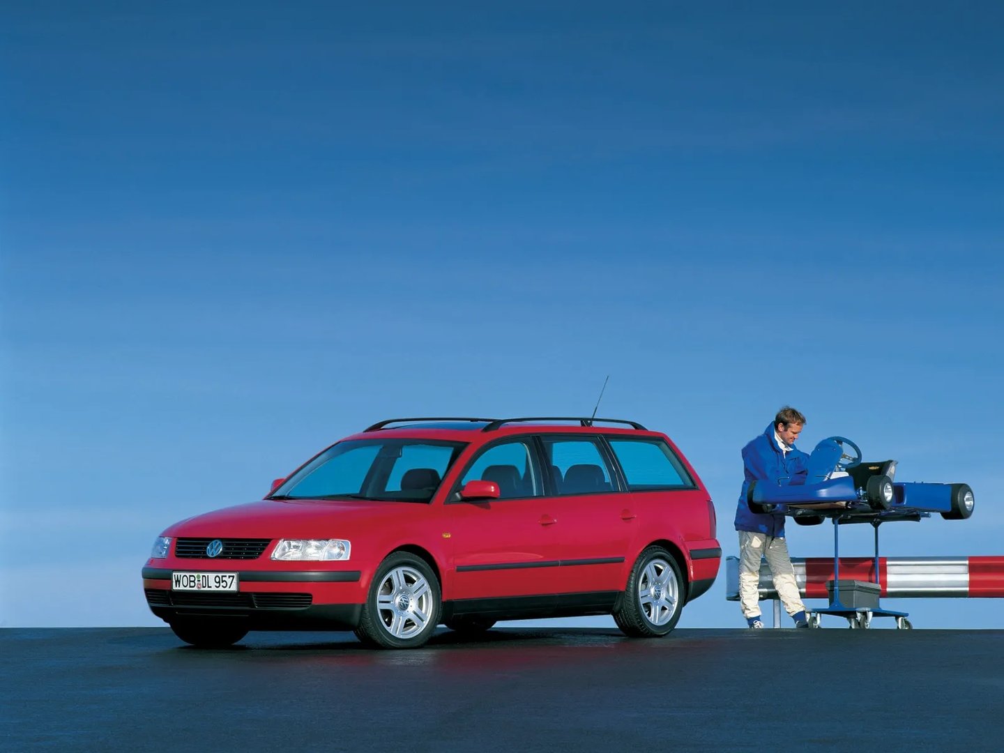 Volkswagen_Passat_5_generation__Estate_5-door__11.jpg