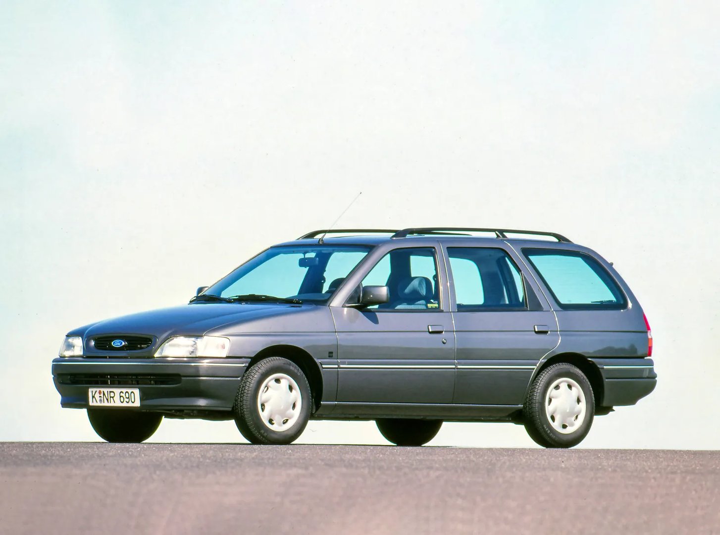 Ford Escort 5 generation, restyling 1  Estate 5-door