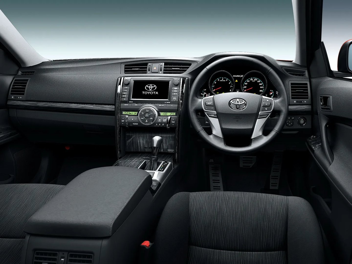 Toyota_Mark_X_2_generation__Sedan__7.jpg