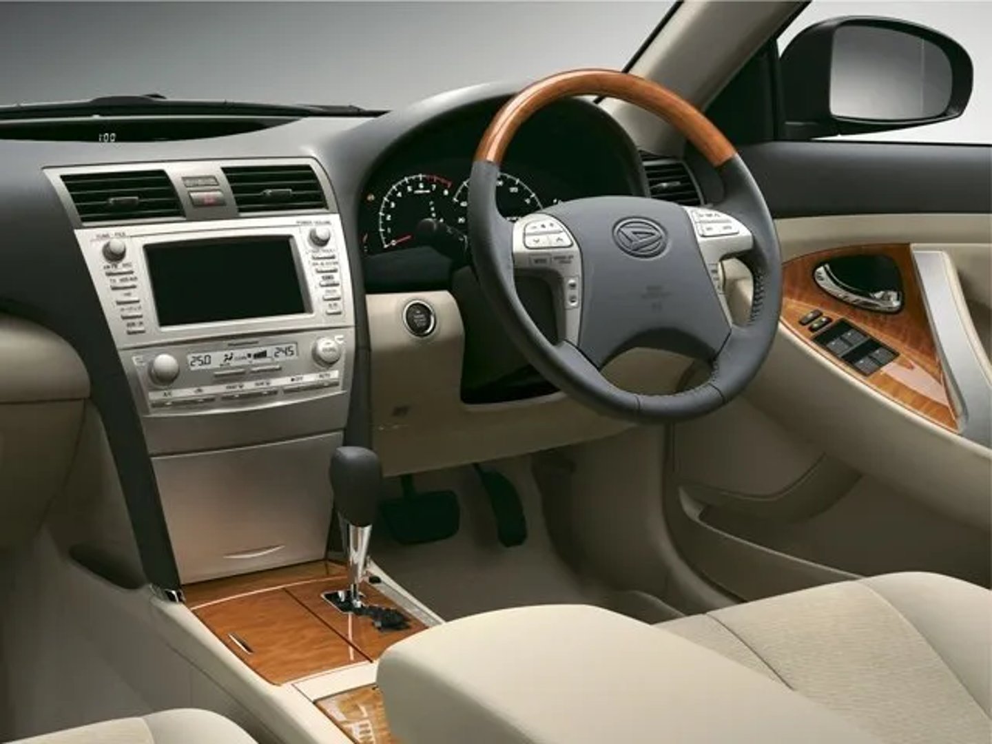 Daihatsu_Altis_3_generation__Sedan__1.jpg
