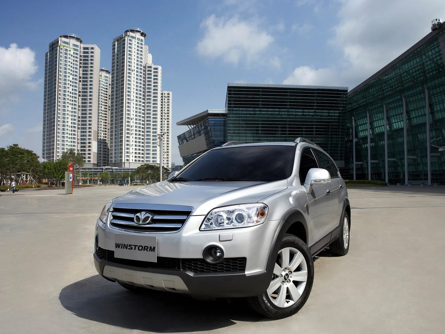 Daewoo_Winstorm_1_generation__SUV_5-doors__10.jpg