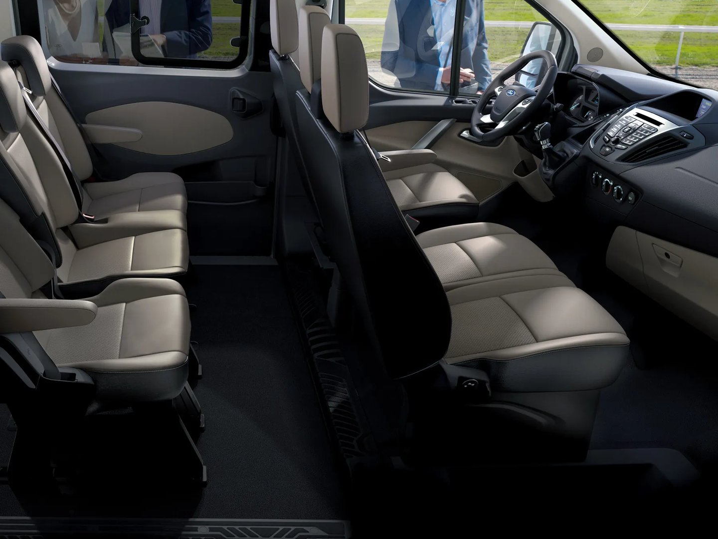Ford_Tourneo_Custom_1_generation__Minivan_Short__6.jpg
