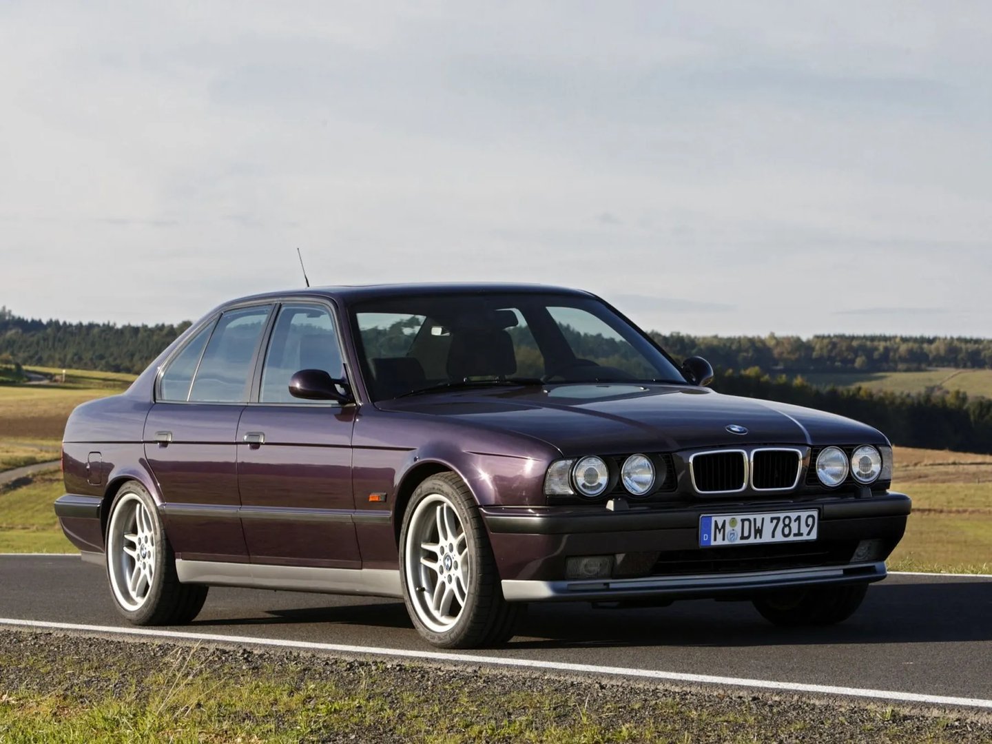 BMW_M5_2_generation__Sedan__10.jpg