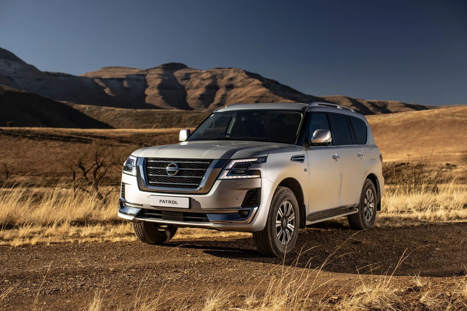 Nissan_Patrol_6_generation_restyling_2__SUV_5-doors__7.jpg
